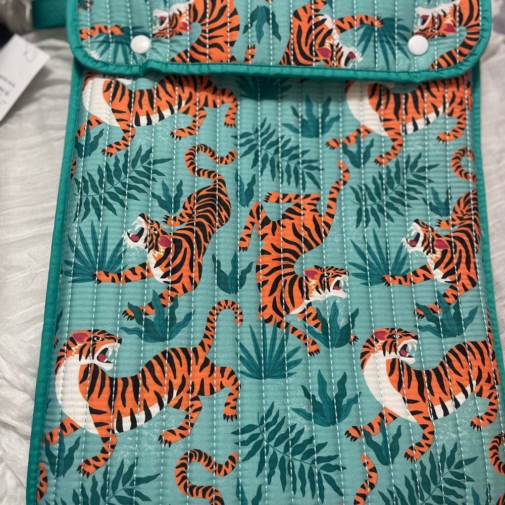 Kirklands Teal Tiger Print Quilted Laptop Holder NWT Gift Ready